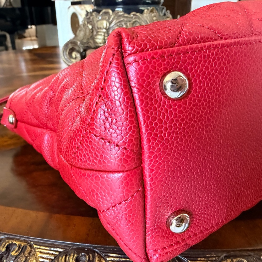 🌟Chanel🌟 Red Quilted Leather Shoulder Bag with Chain - Picture 6 of 9